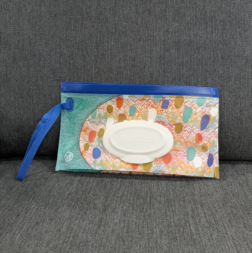 *LIKE NEW* Huggies baby wipes reusable holder
